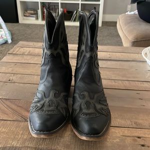 Black Roper Women’s Booties